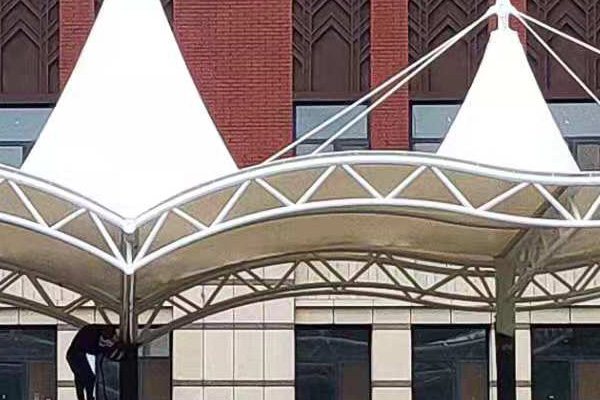 沈阳膜结构建筑为什么喜欢建造成尖顶？